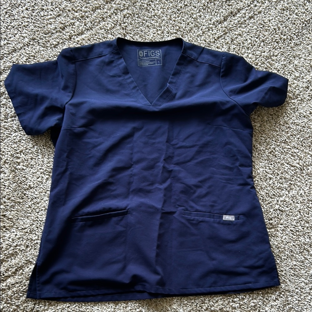 Figs navy 2 pocket top